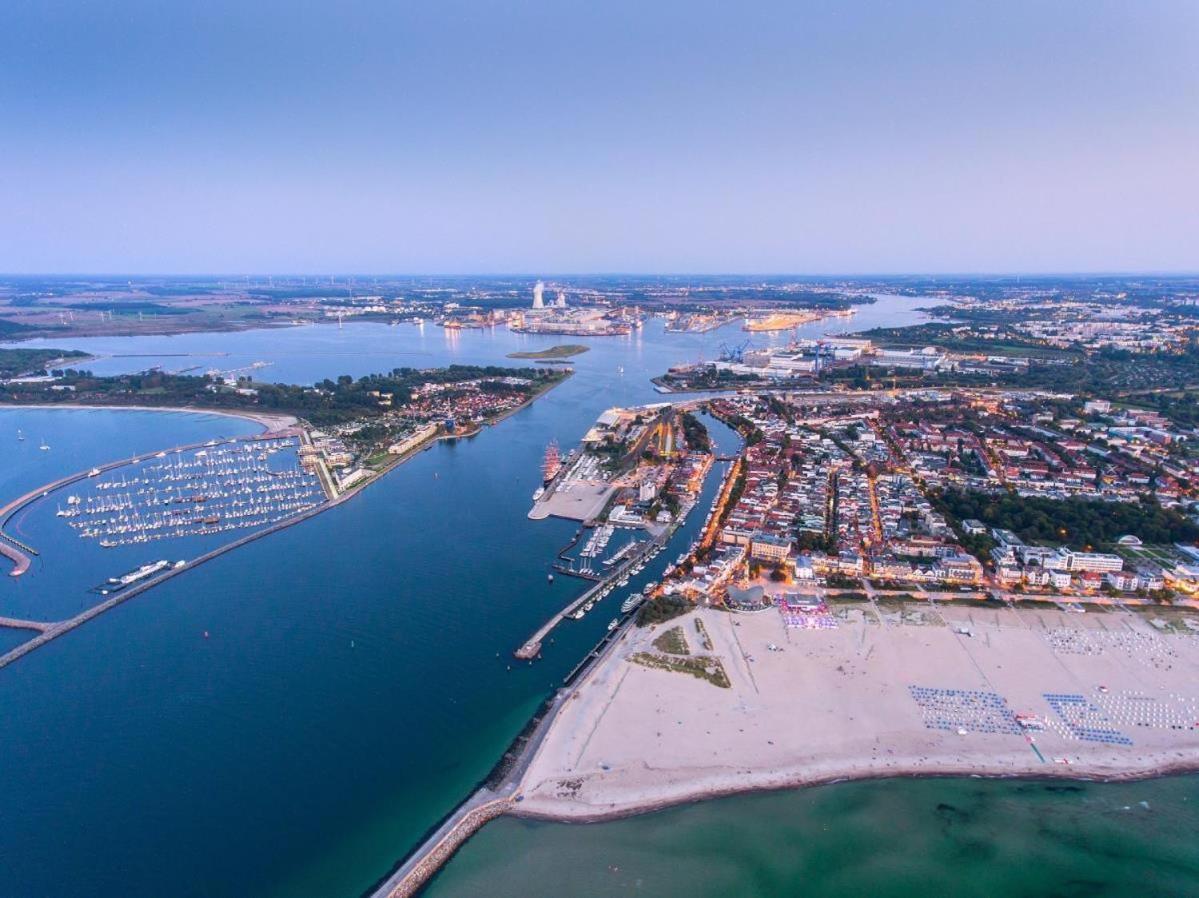 Lotsenhaus/Ostseewelle Rostock Exteriör bild